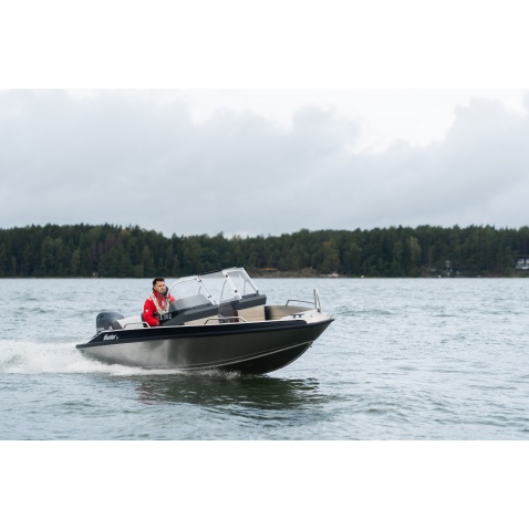 Motorový čln Buster LX