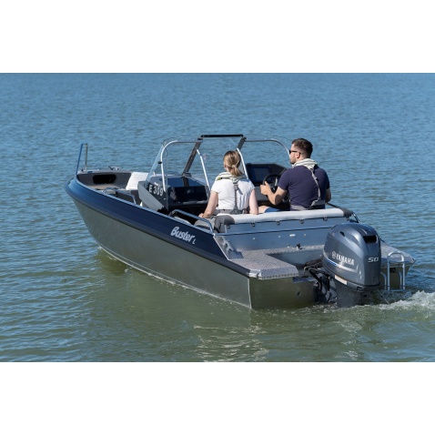 Motorový čln Buster L2