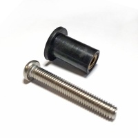 Úchyt na gumicuk, gumový s mosaz.závitom na prišrubovanie na loď