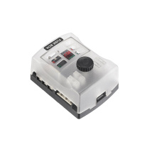 Držiak poistek s krytom na priskurtovanie, pre 6 čepelových poistek