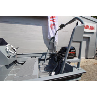 Rampa k rybárskémuu člnu Rapid Angler 395 zo svetlom