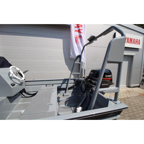 Rampa k rybárskému člnu Rapid Angler 395 zo svetlom