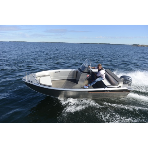 Motorový čln Buster M1